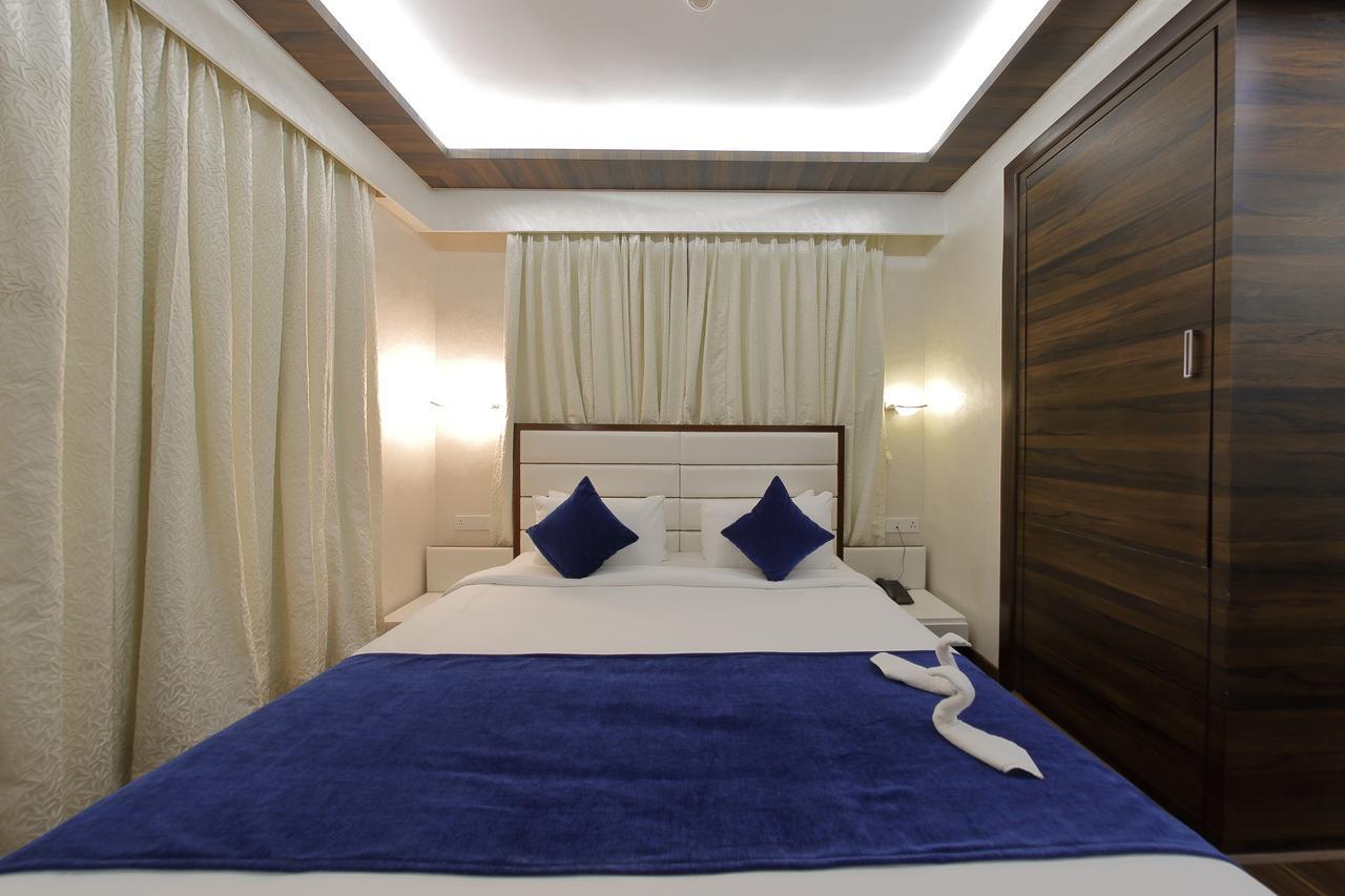 Hotel Silver Heights Ахмедабад Екстер'єр фото
